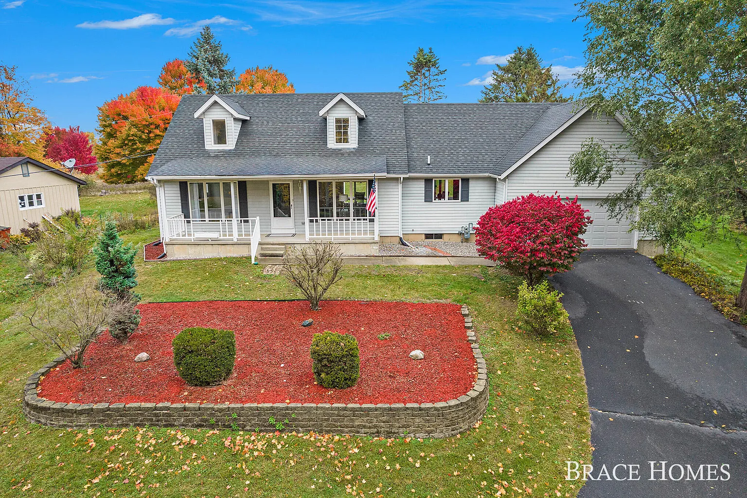 4199 Bradford St NE photo 1