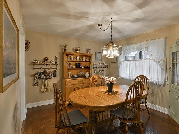 4th image of 3114 Falling Brook Dr