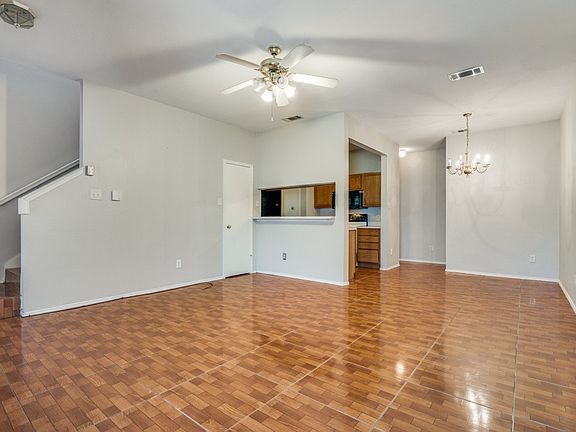 4th image of 3817 Brandon Park Dr