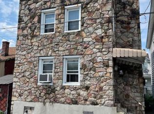 34 E Ridge St, Summit Hill, PA 18250