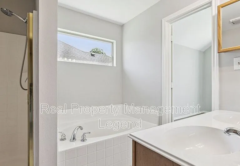 110 Magnolia St — Photo 18