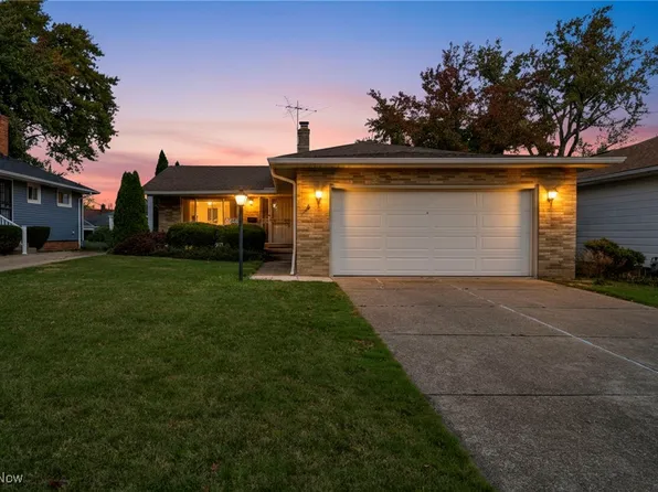 15809 Dunbury Dr, Maple Heights, OH 44137