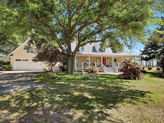 2nd image of 611 Moores Landing Road