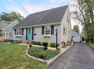 224 Chalmers St, Geneva, IL 60134