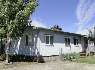 140 S 52nd Pl, Springfield, OR 97478