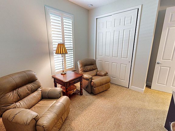 5th image of 10230 SW Fernwood Avenue