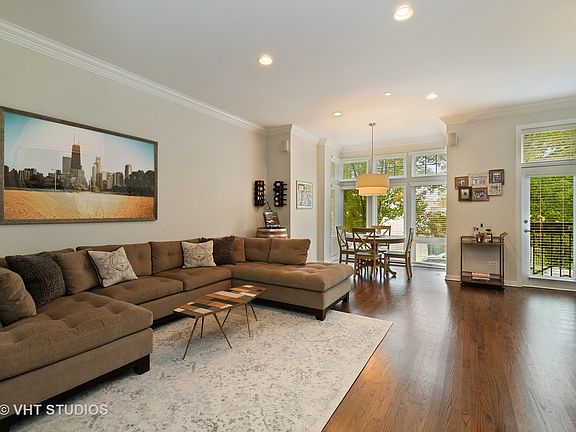4th image of 2900 N Paulina St #10