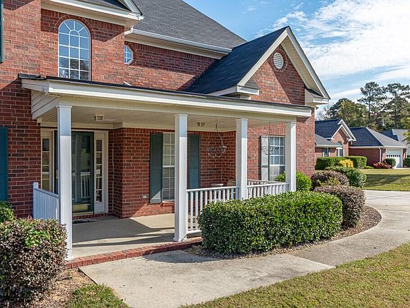 4th image of 600 Surrey Ln