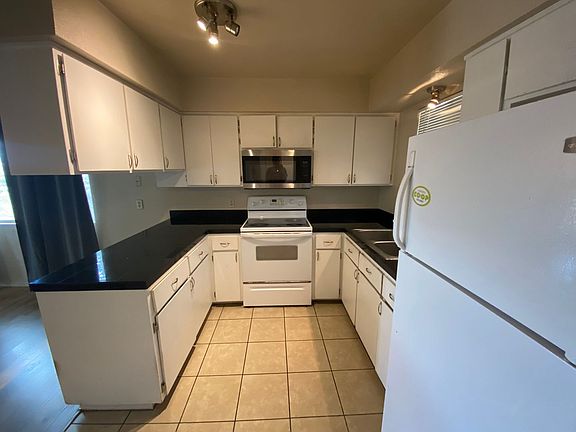 5th image of 919-923 Alvarado Dr SE #923-D