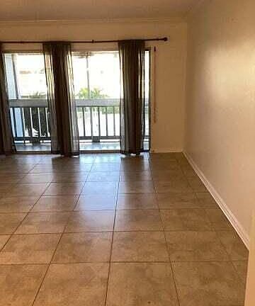 3rd image of 222 N Federal Hwy APT 220