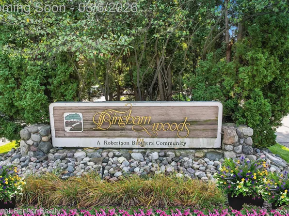 23715 Overlook Cir, Franklin, MI 48025