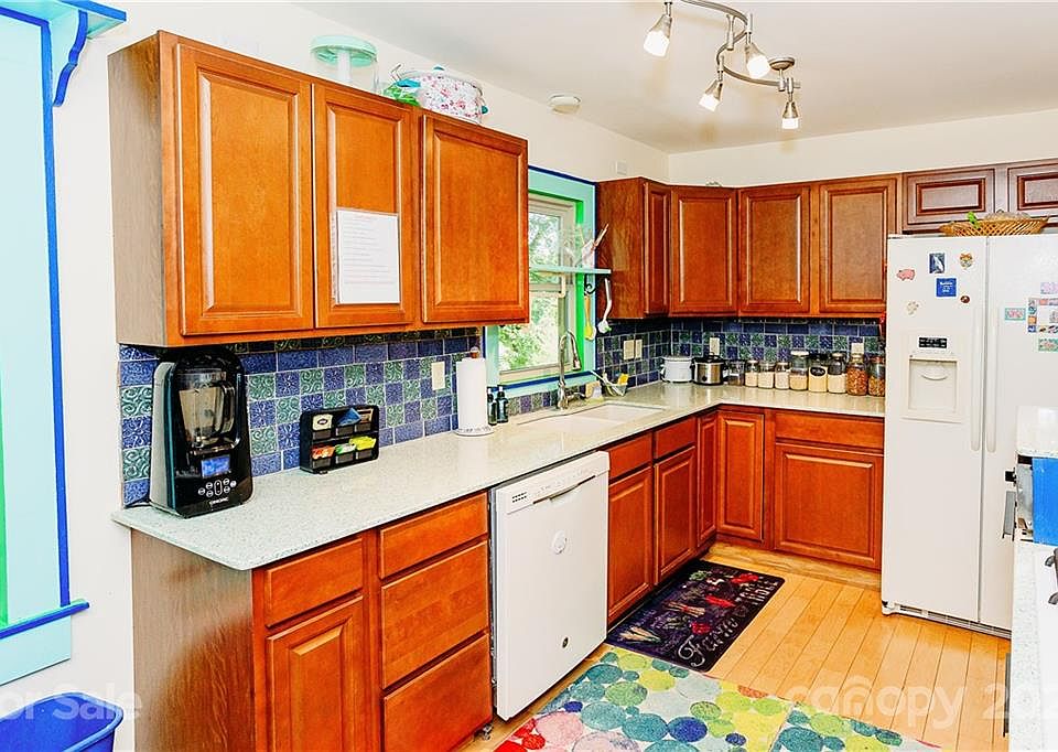 10 Pickens Ln Weaverville, NC, 28787 Apartments for Rent Zillow