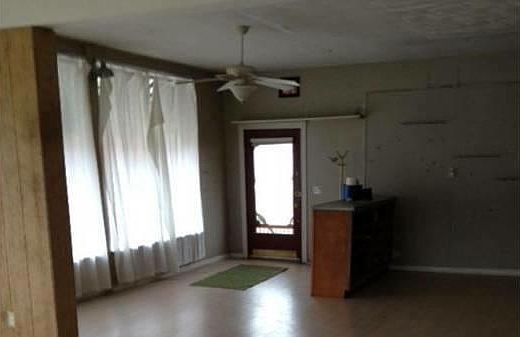 2nd image of 122 E 4th Ave #1