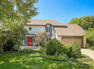 7604 Bradshaw St, Shawnee, KS 66216