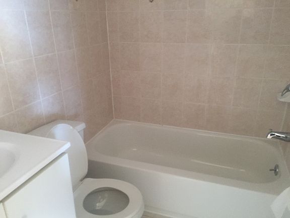 5th image of 214 Beach 102nd St #2