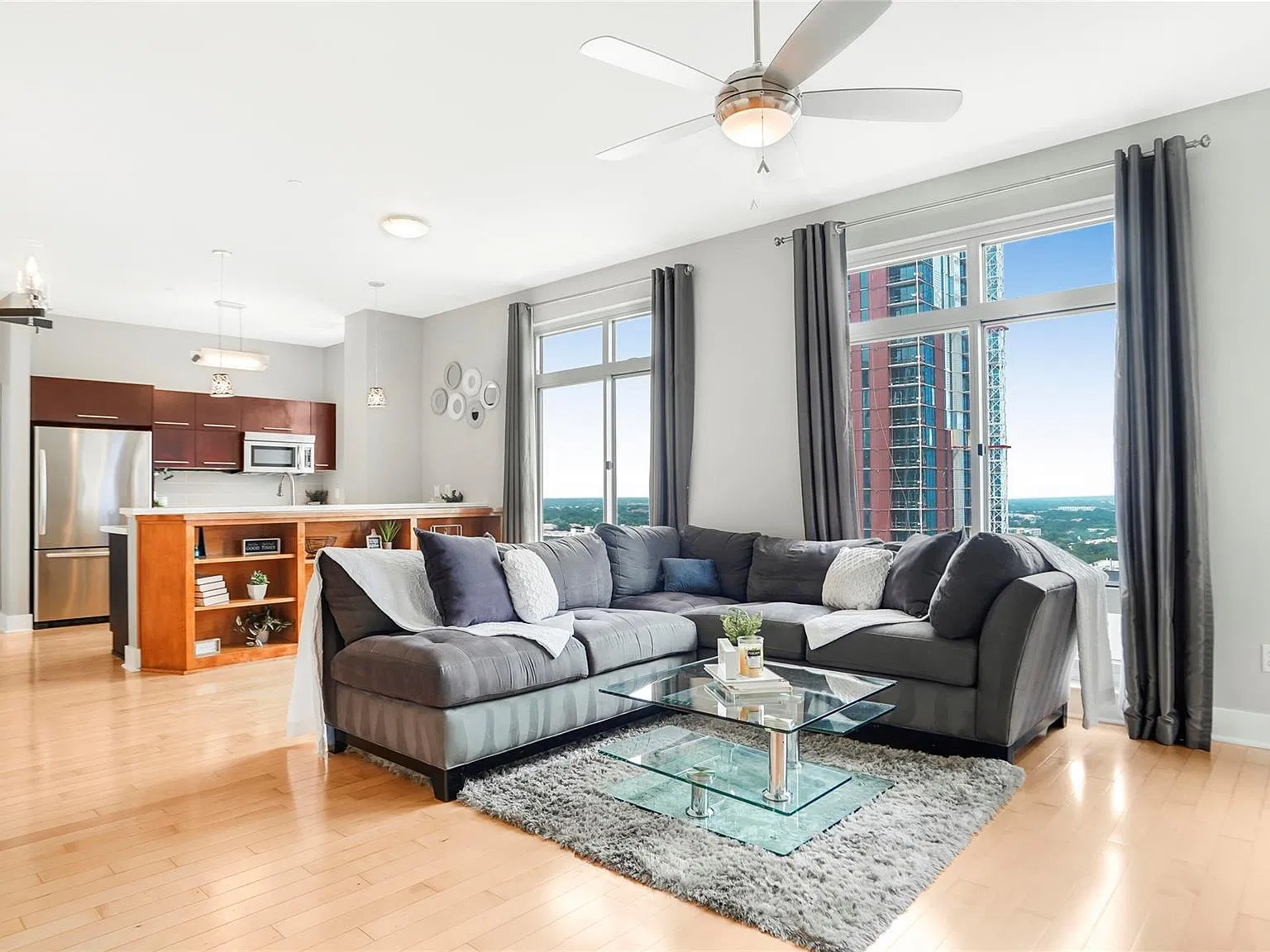 2 bed, 2.0 bath, 1193 sqft, $3,450 — Photo 4