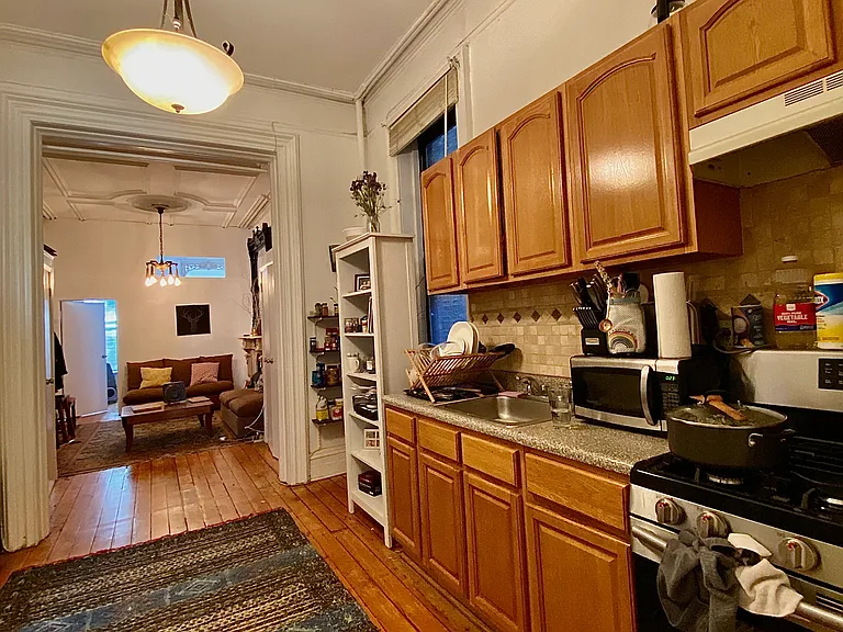 417 W 46th St #1 — Photo 3