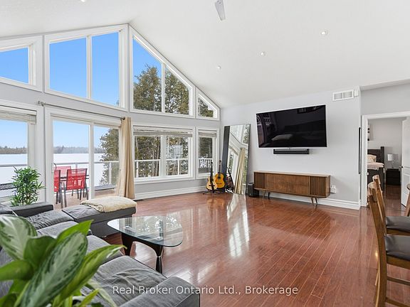 2nd image of 19 N Taylor Rd