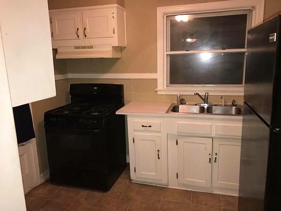 5th image of 983 Dillworth St