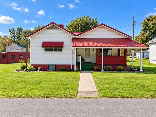 206 Ridge Blvd, Connellsville, PA 15425
