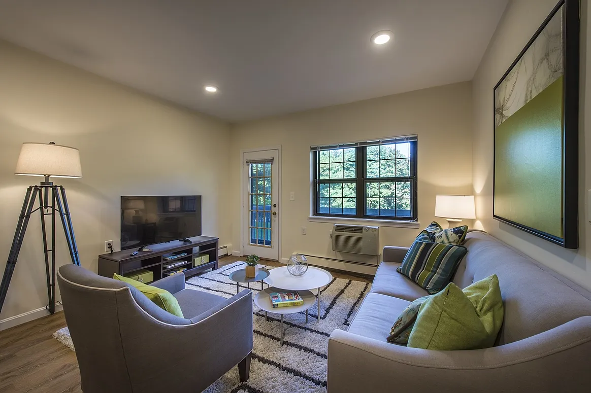 2 bed, $2,750 — Photo 2