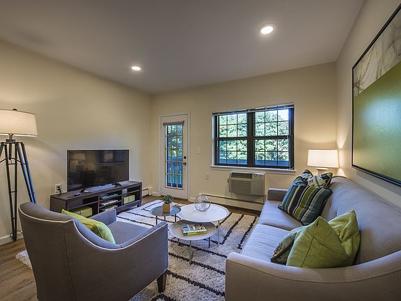 2nd image of 750 Highland Ave #1