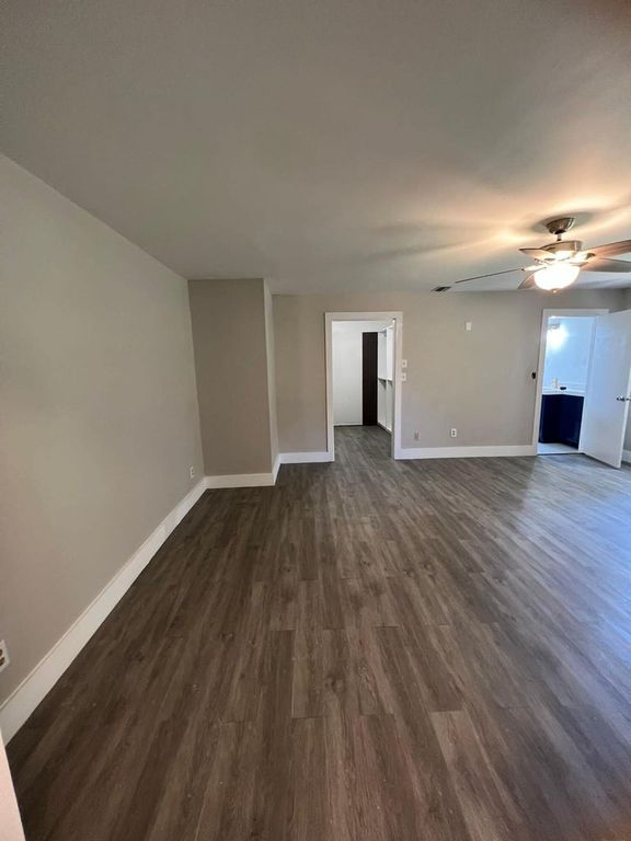 1699 NW 7th Ter, photo 9