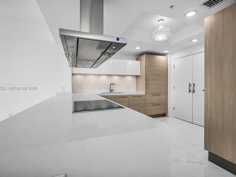 17111 Biscayne Blvd #411 — Photo 17