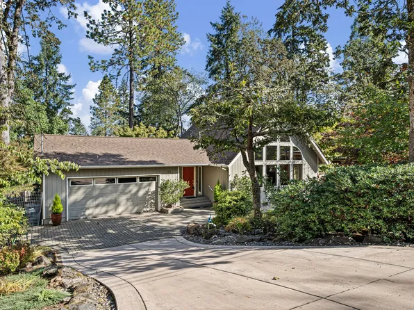 85 W 35th Pl, Eugene, OR 97405