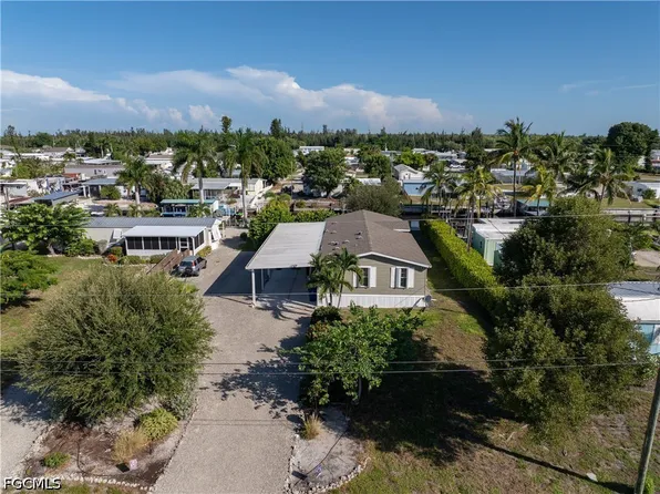 4826 Sandpiper Dr, Saint James City, FL 33956