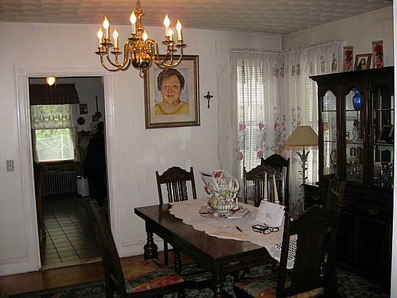 5th image of 1253 Elmwood Ave