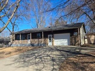 405 16th Ave NE, Waseca, MN 56093