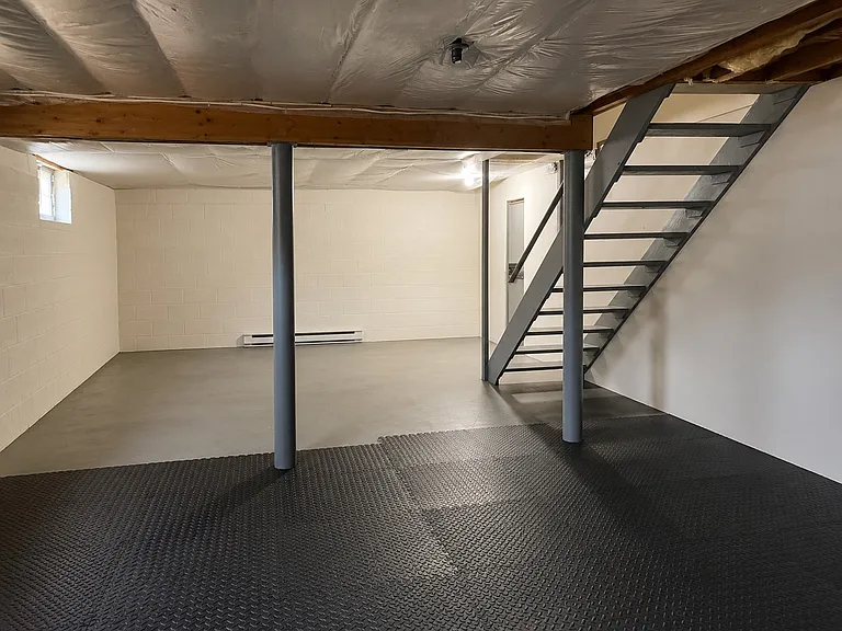 42 Adams Ave #B — Photo 15