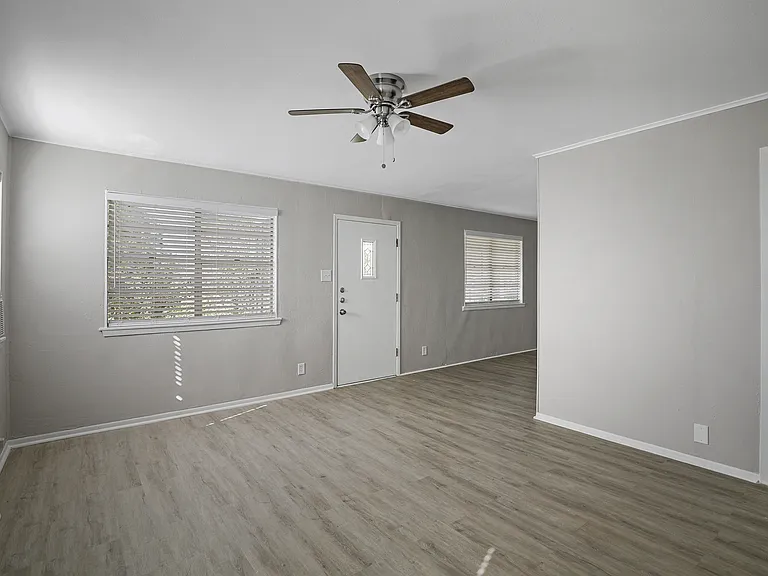 208 D St — Photo 6