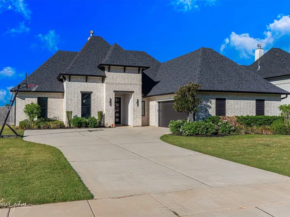 926 Chisolm Trl, Bossier City, LA 71111