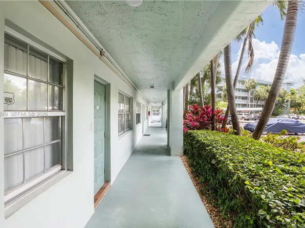 806 Cypress Grove Ln APT 111, Pompano Beach, FL 33069