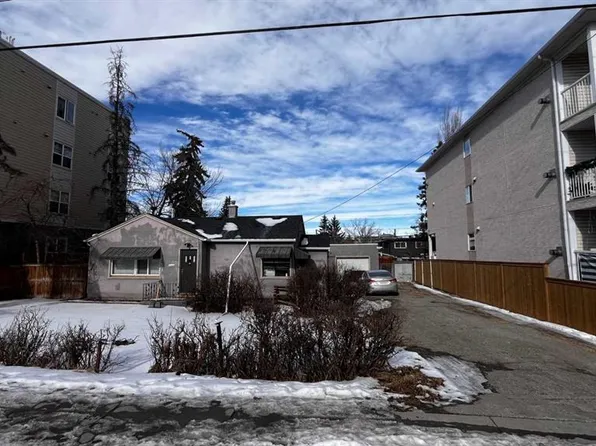 7728 S Bowness Rd NW, Calgary, AB T3B 0H1