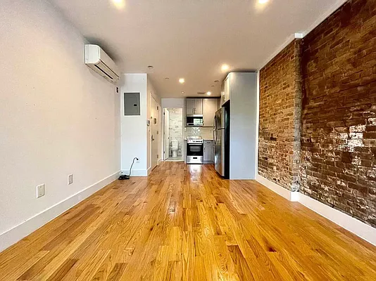 Rented by Bohemia Realty Group | media 21