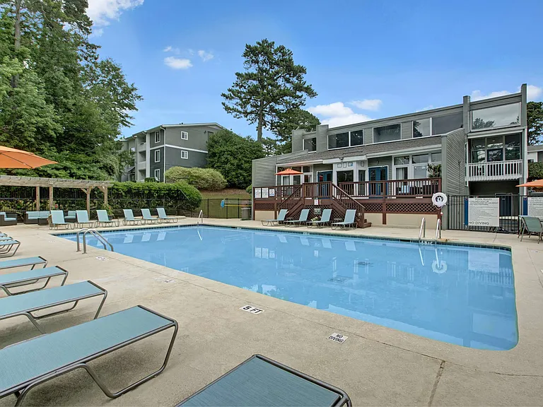 Lacota Apartments — Photo 34