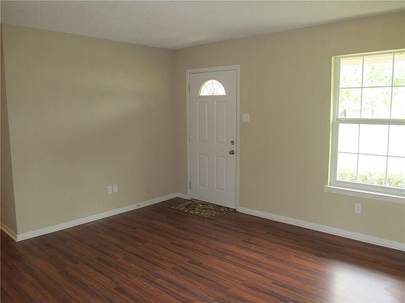 3rd image of 1120 Hidden Hills Dr