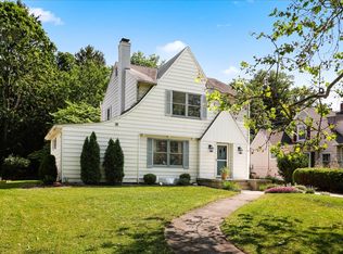 1011 W Healey St, Champaign, IL 61821