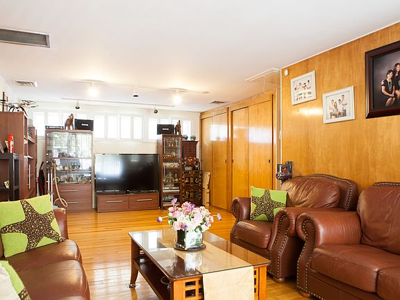3rd image of 2644 213th St