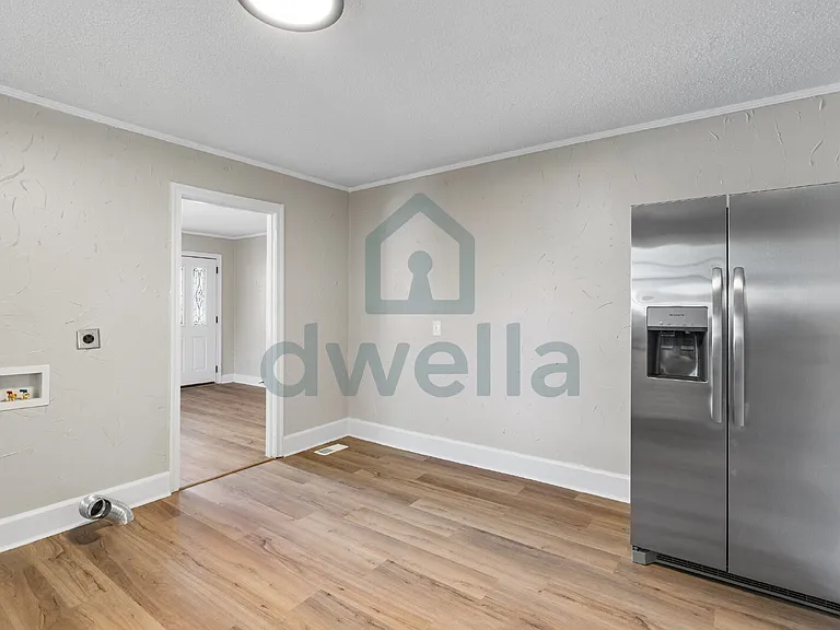 1611 Holland St — Photo 11