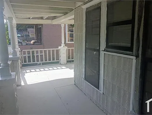 1536 W 8th St — Photo 3