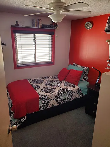 Stephenson Cres Photo 1