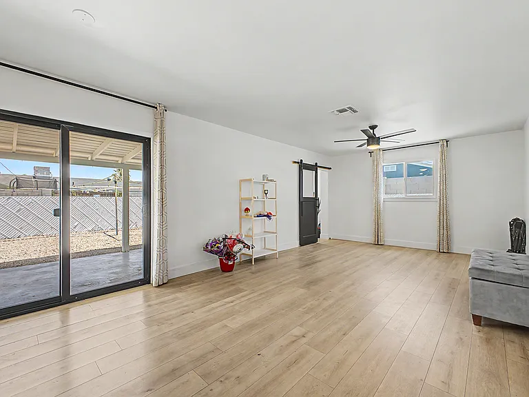 1010 W 13th St — Photo 4