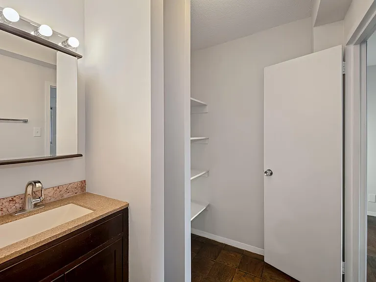 4515 Willard Ave #720S — Photo 10