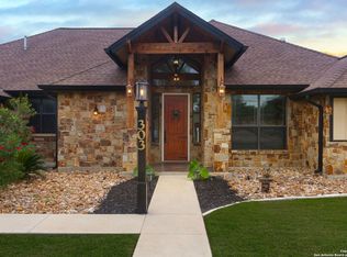 303 Schneider St, Poth, TX 78147