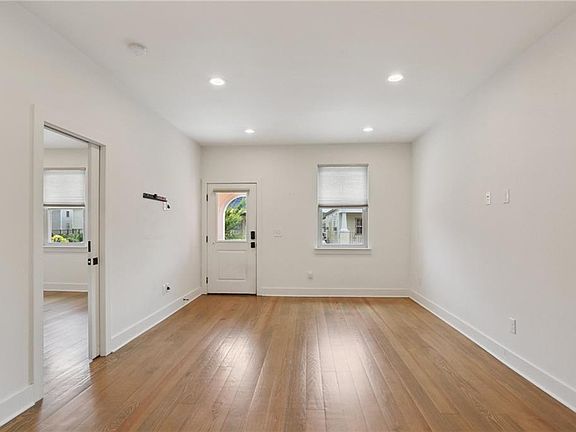 5th image of 1336-38 Congress St