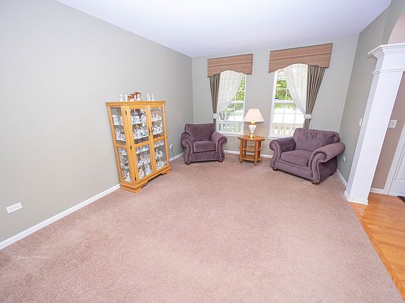 5th image of 614 Northgate Ln